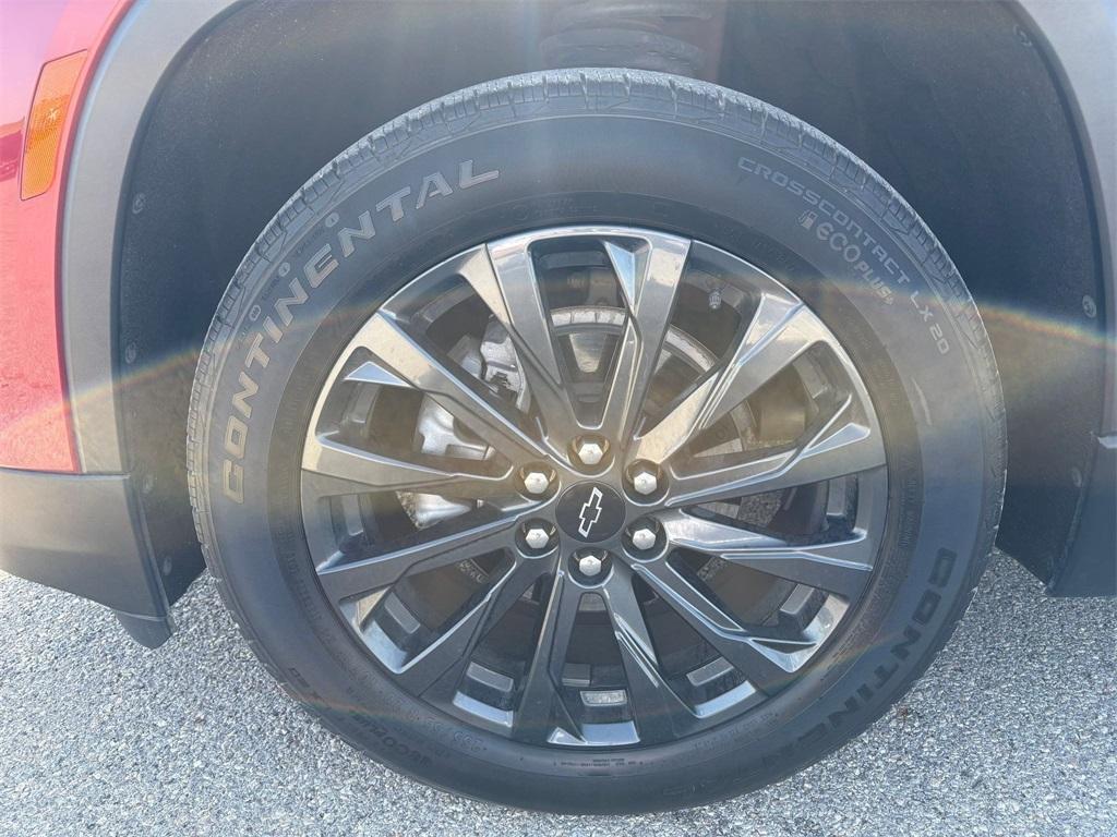used 2022 Chevrolet Traverse car, priced at $32,486