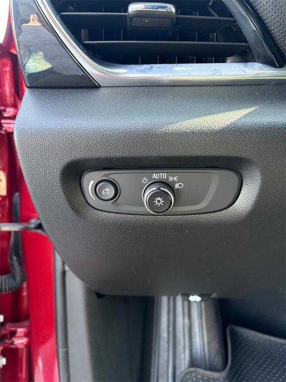 used 2022 Chevrolet Traverse car, priced at $32,486