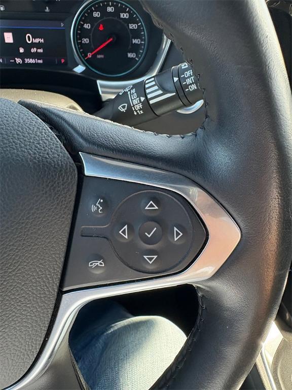 used 2022 Chevrolet Traverse car, priced at $32,486