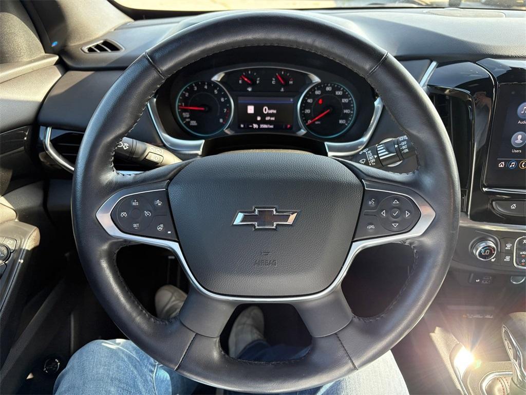 used 2022 Chevrolet Traverse car, priced at $32,486
