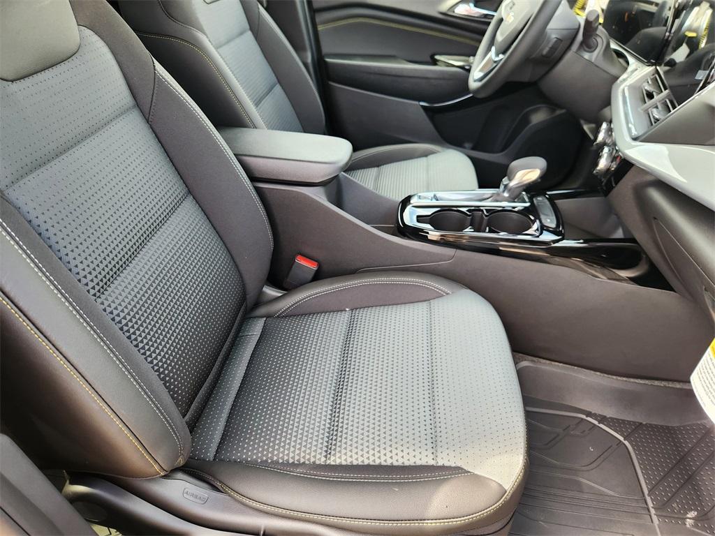 new 2025 Chevrolet Trax car, priced at $25,750