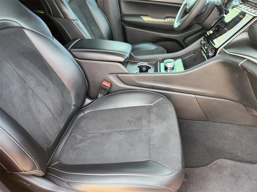 used 2024 Jeep Grand Cherokee L car, priced at $33,956