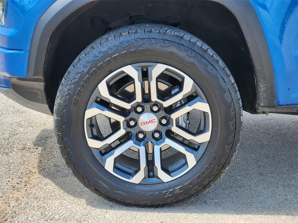 used 2023 GMC Canyon car, priced at $42,289