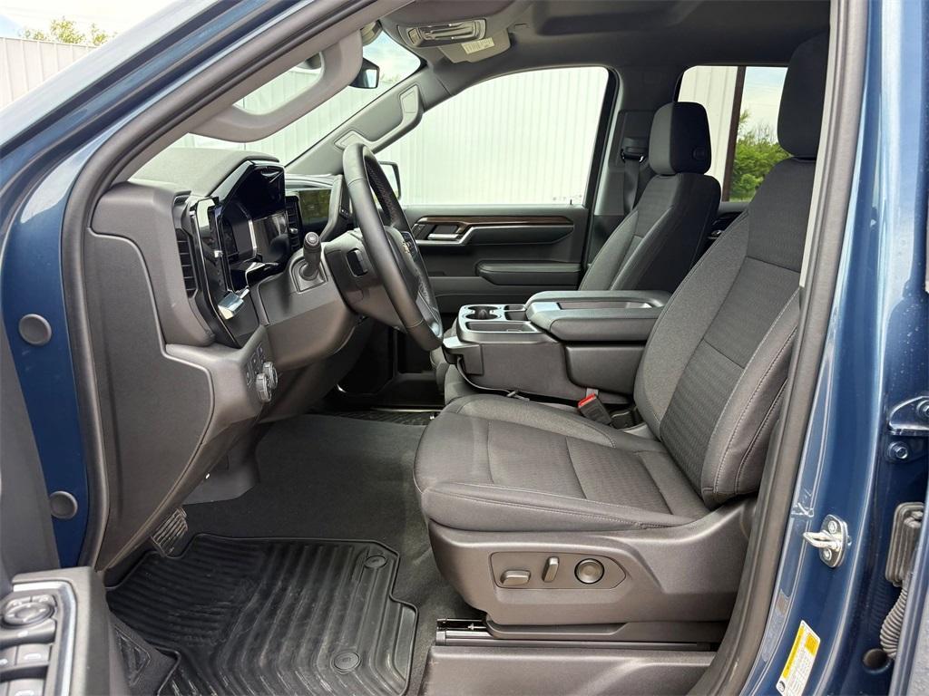used 2024 Chevrolet Silverado 1500 car, priced at $43,288