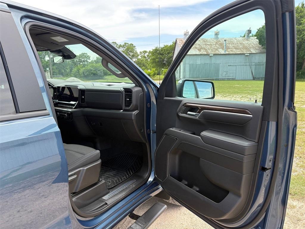 used 2024 Chevrolet Silverado 1500 car, priced at $43,288