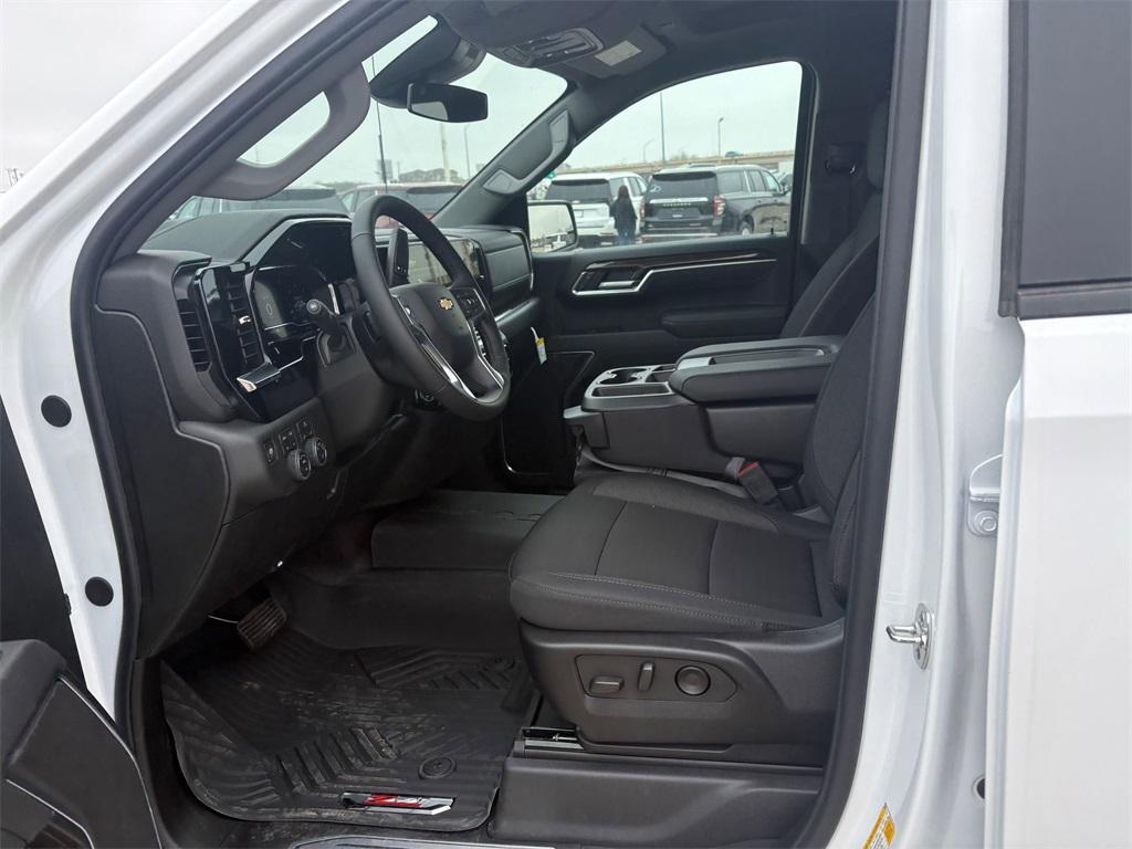 new 2025 Chevrolet Silverado 1500 car, priced at $52,616