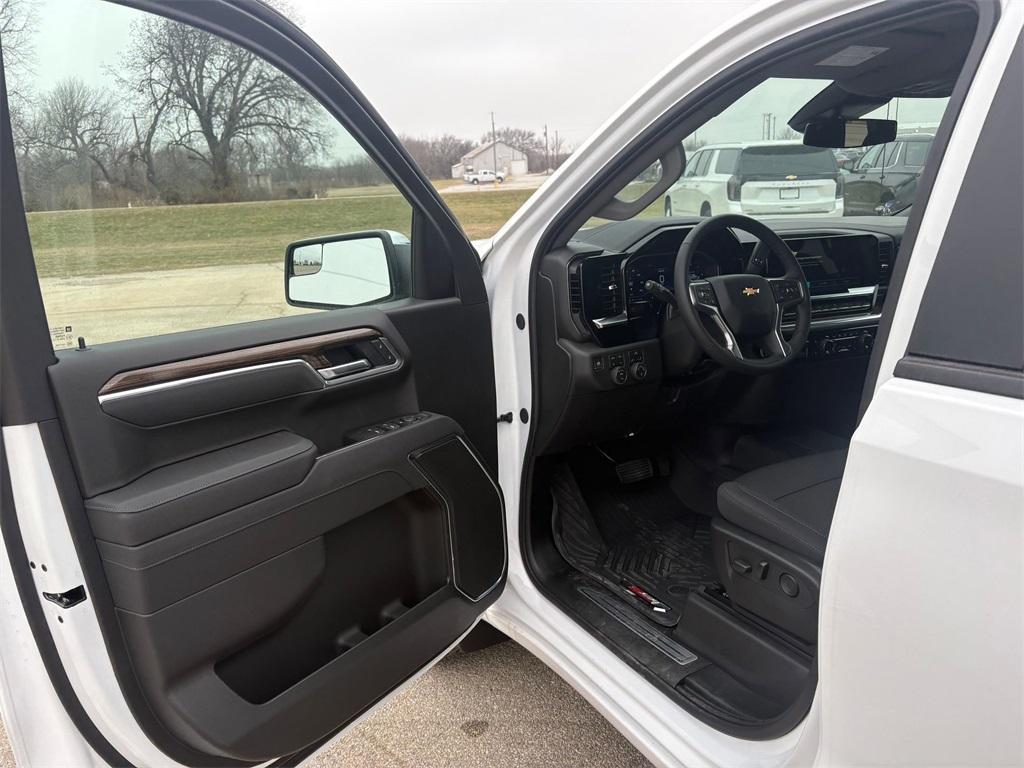 new 2025 Chevrolet Silverado 1500 car, priced at $52,616