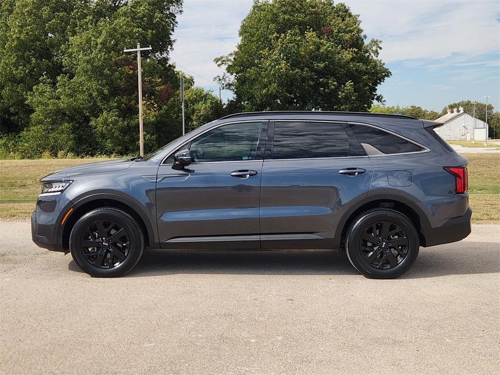 used 2021 Kia Sorento car, priced at $23,365