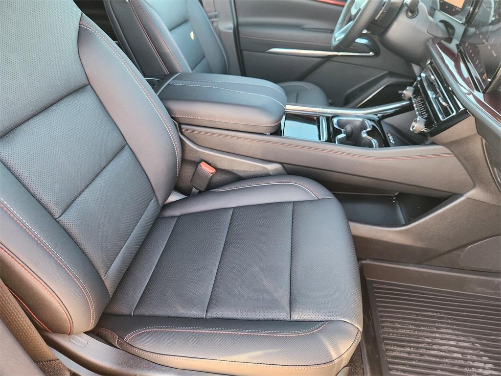 new 2026 Chevrolet Traverse car, priced at $56,613