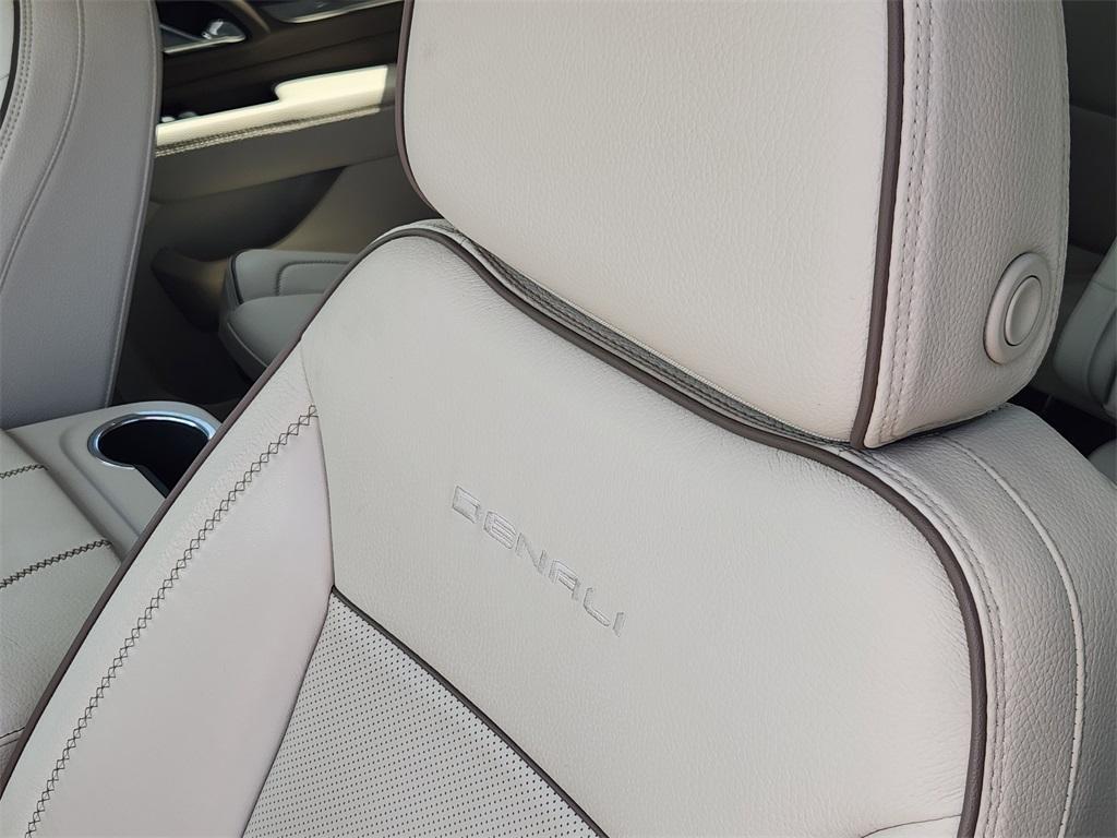 used 2023 GMC Yukon XL car, priced at $67,412