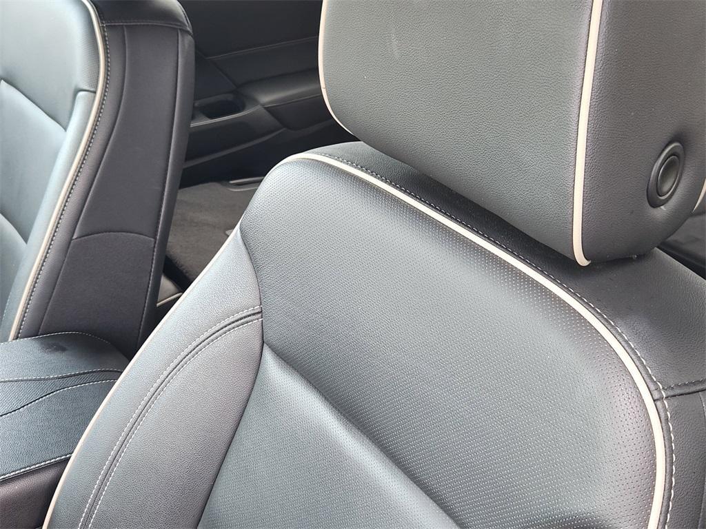 used 2023 Chevrolet Traverse car, priced at $36,489