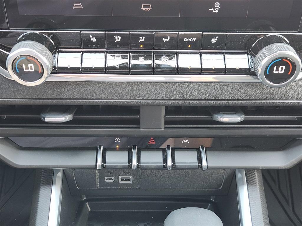 new 2025 Chevrolet Colorado car, priced at $44,285