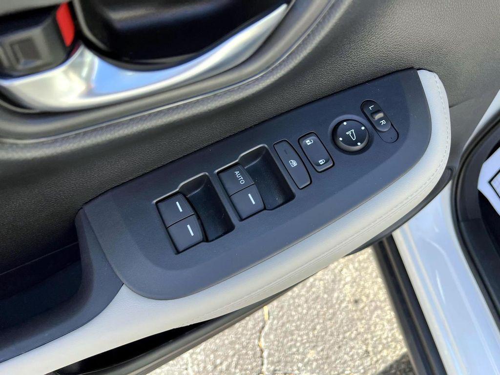 used 2025 Honda HR-V car, priced at $25,999