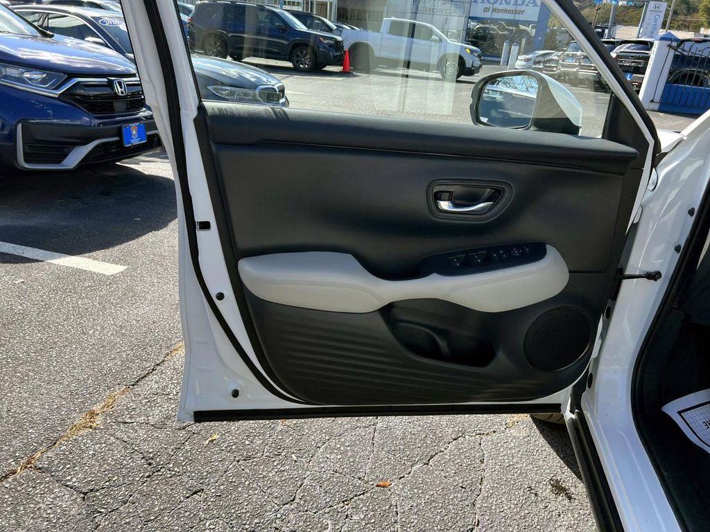 used 2025 Honda HR-V car, priced at $25,999