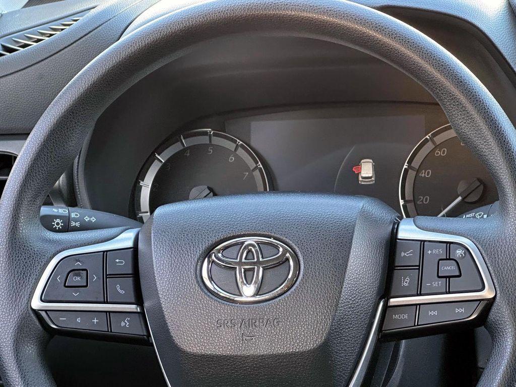 used 2023 Toyota Highlander car, priced at $35,997