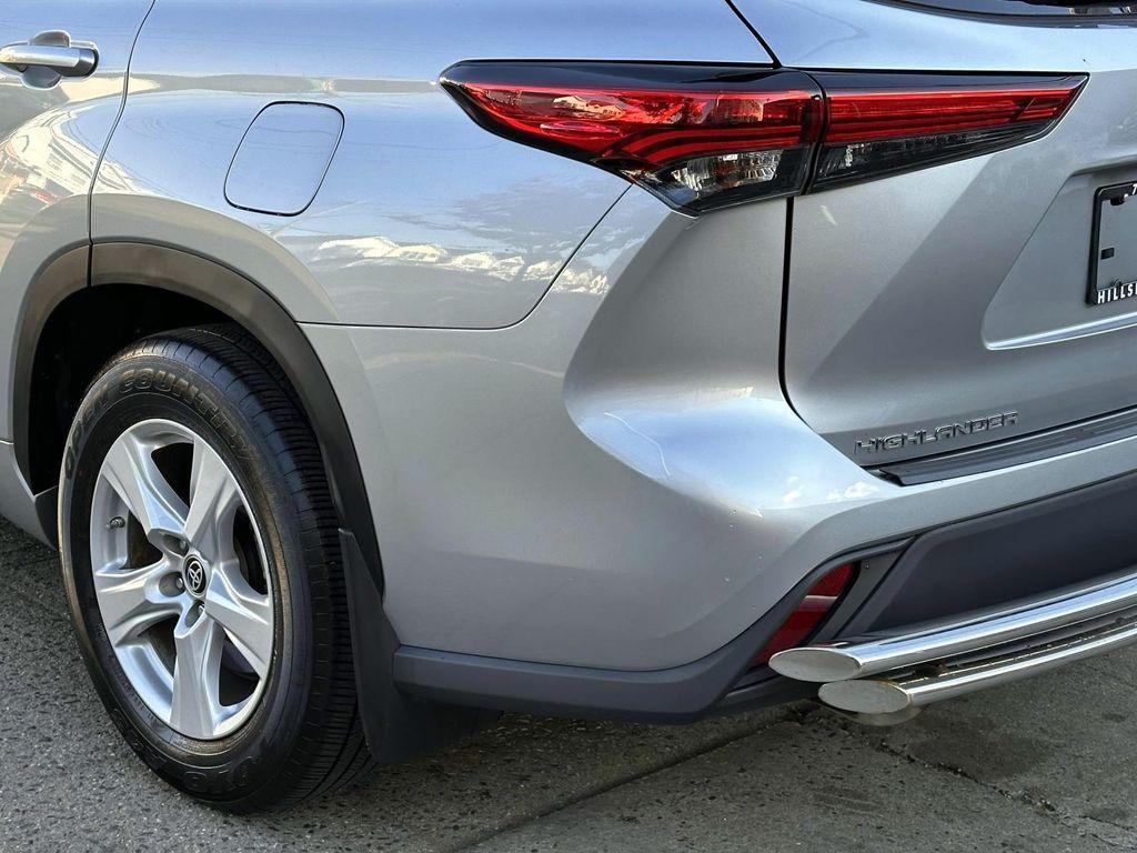 used 2023 Toyota Highlander car, priced at $35,997