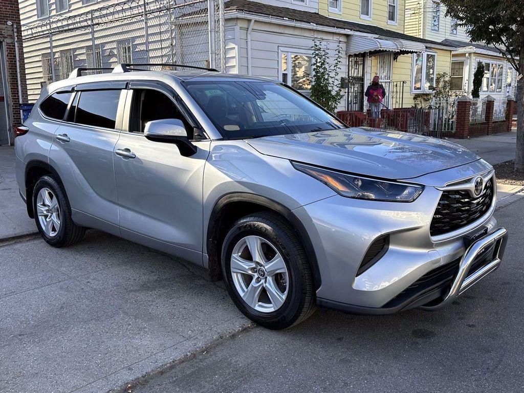 used 2023 Toyota Highlander car, priced at $35,997