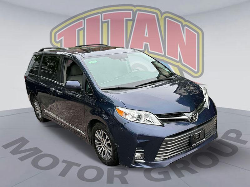 used 2018 Toyota Sienna car, priced at $28,947