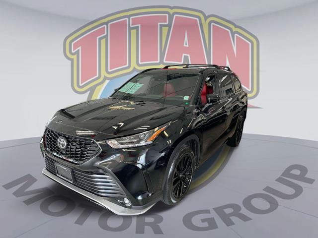 used 2023 Toyota Highlander car, priced at $44,997