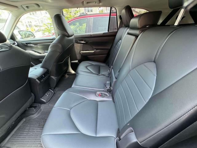 used 2021 Toyota Highlander car, priced at $33,997