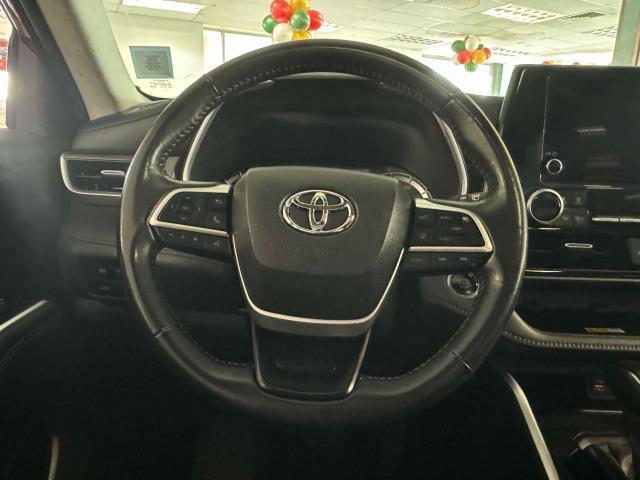 used 2023 Toyota Highlander car, priced at $38,997