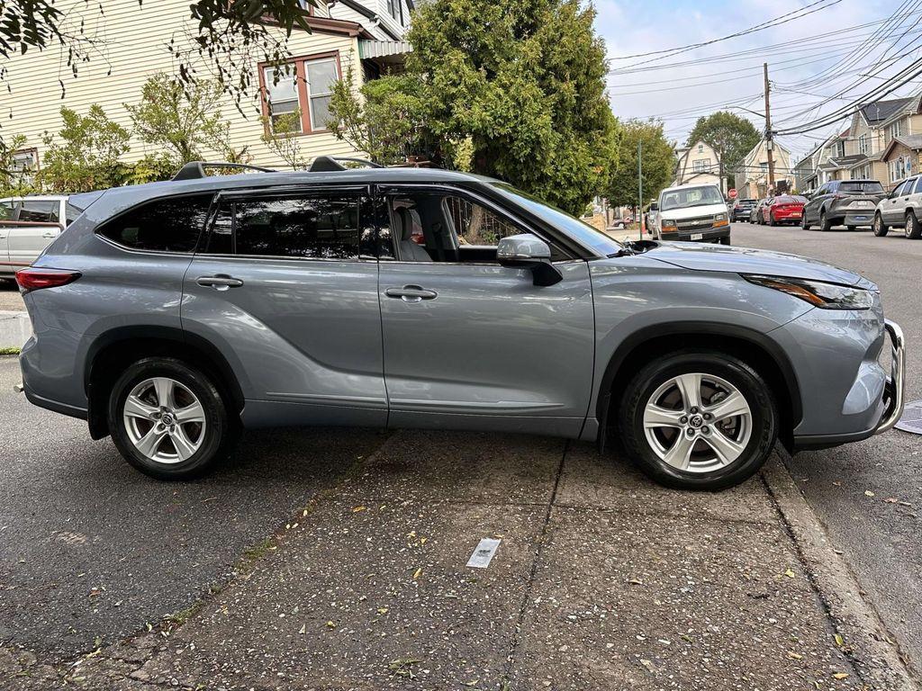 used 2022 Toyota Highlander car, priced at $31,997