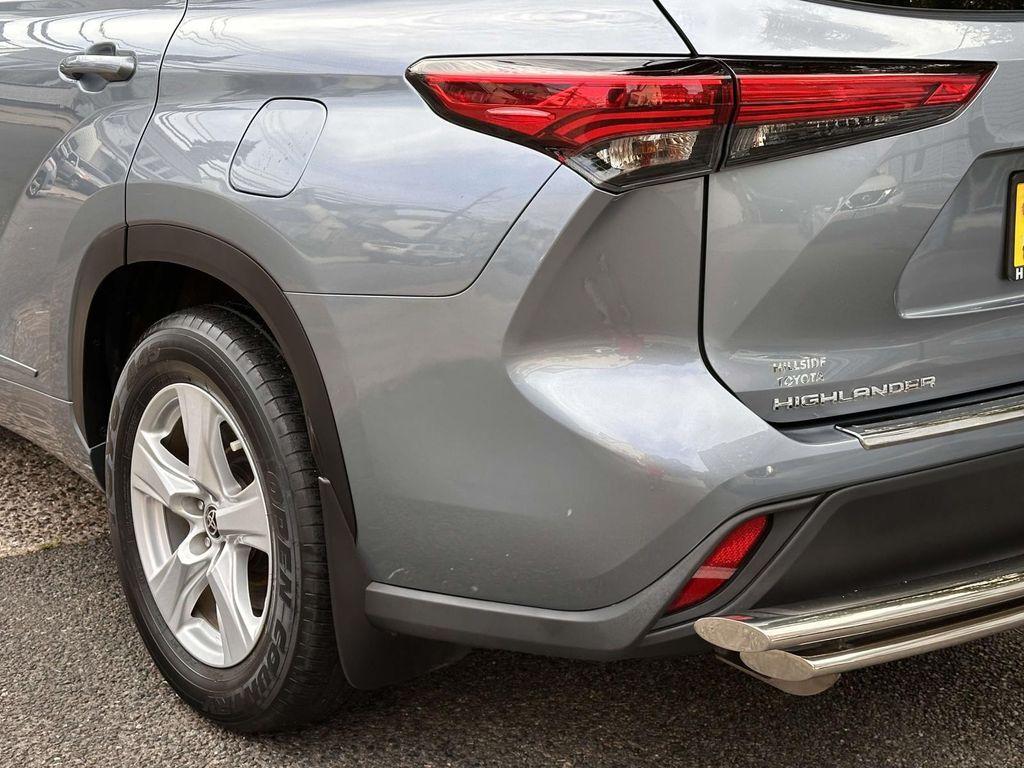 used 2022 Toyota Highlander car, priced at $31,997
