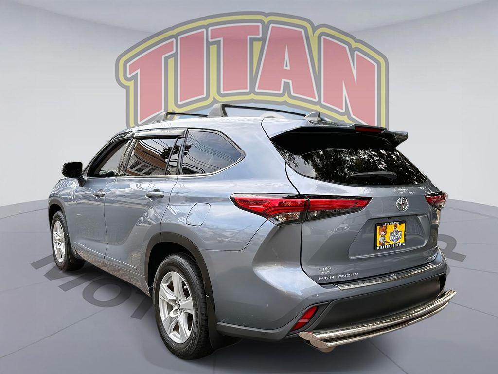 used 2022 Toyota Highlander car, priced at $31,997