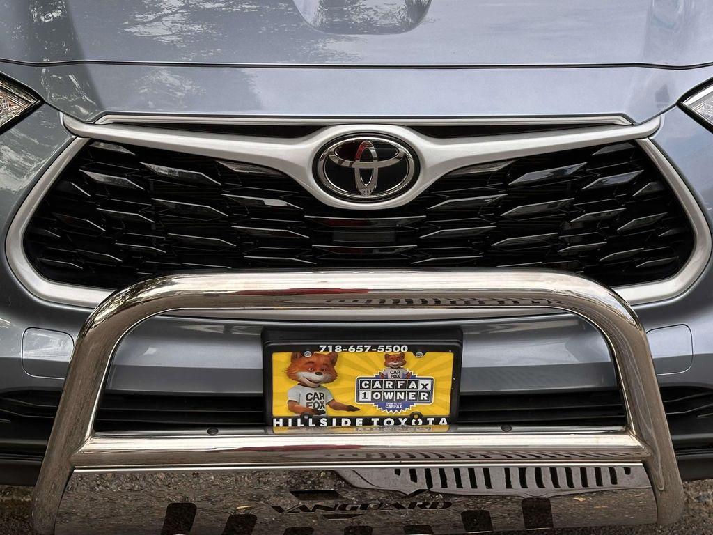 used 2022 Toyota Highlander car, priced at $31,997