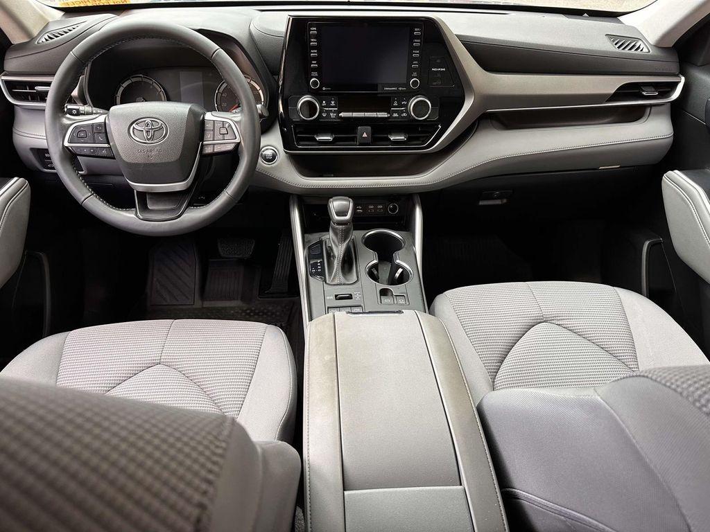 used 2022 Toyota Highlander car, priced at $31,997