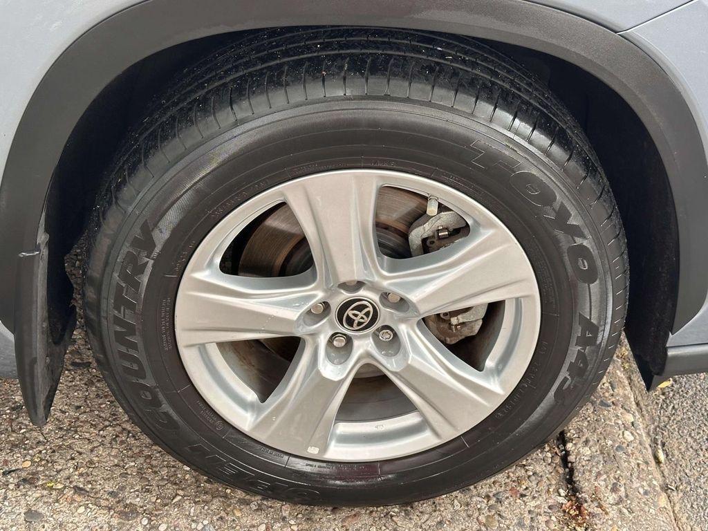 used 2022 Toyota Highlander car, priced at $31,997