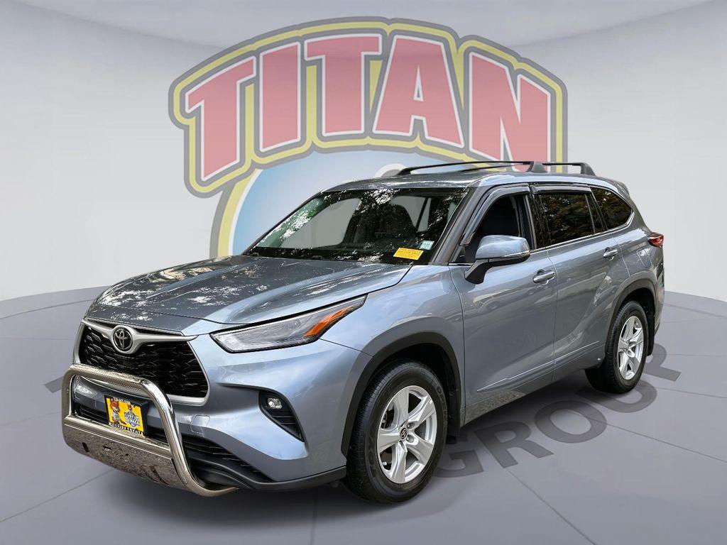 used 2022 Toyota Highlander car, priced at $31,997