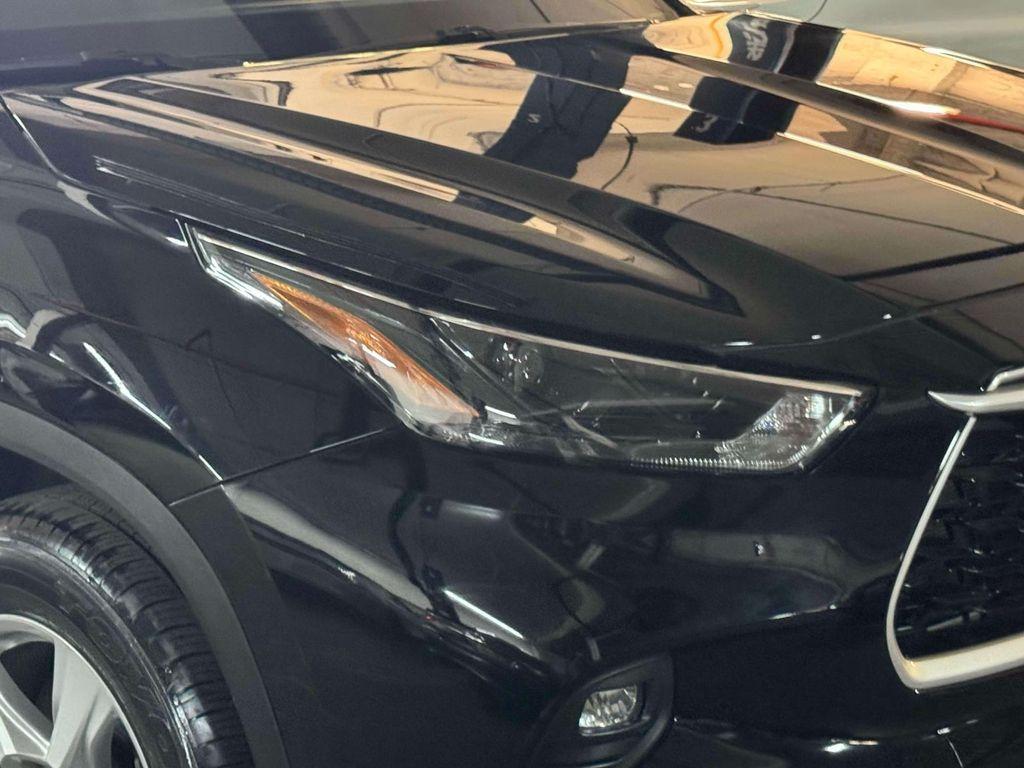 used 2023 Toyota Highlander car, priced at $33,897