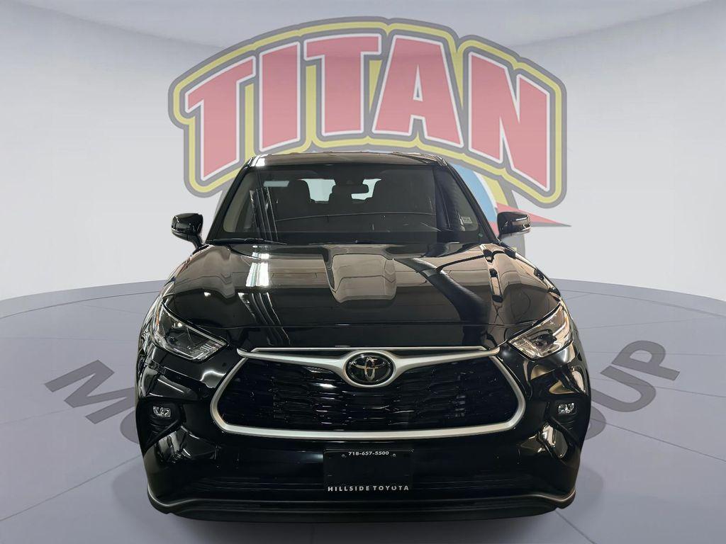 used 2023 Toyota Highlander car, priced at $33,897