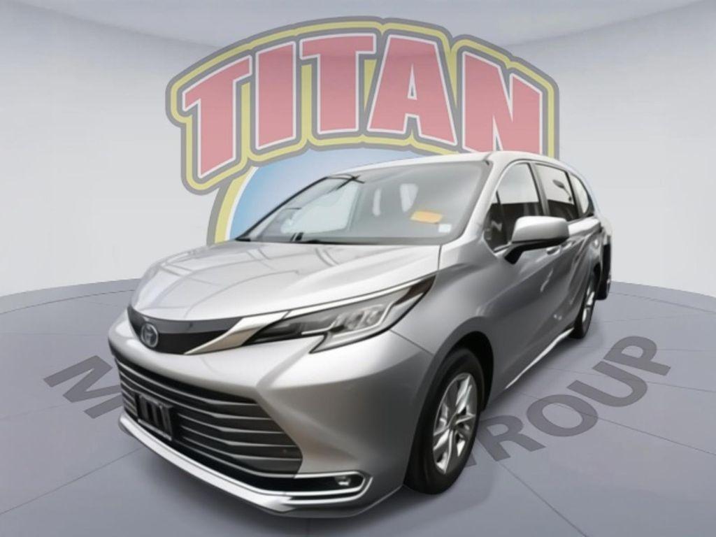 used 2023 Toyota Sienna car, priced at $48,997