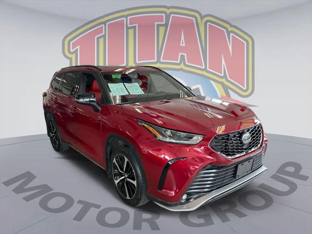 used 2022 Toyota Highlander car, priced at $39,997