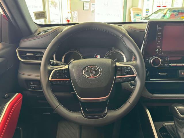 used 2022 Toyota Highlander car, priced at $39,997