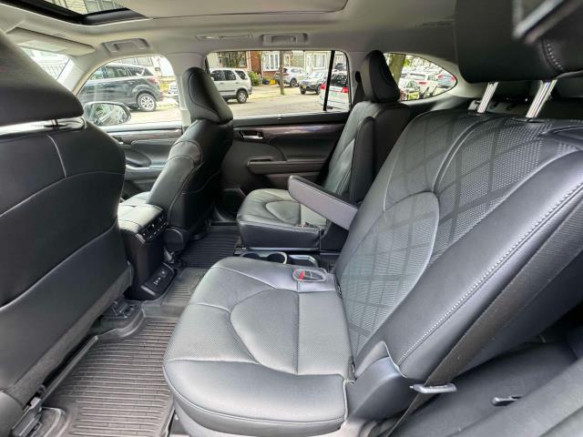 used 2023 Toyota Highlander car, priced at $47,997