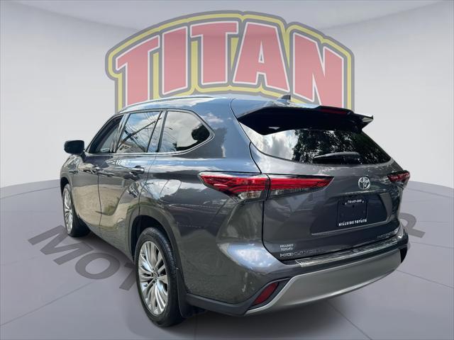 used 2023 Toyota Highlander car, priced at $47,997