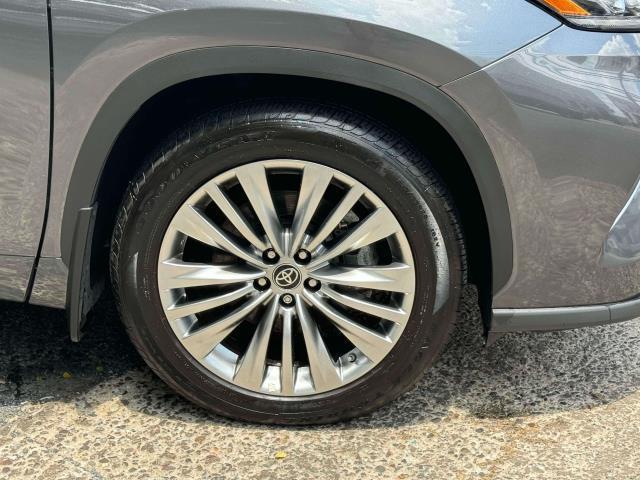 used 2023 Toyota Highlander car, priced at $47,997