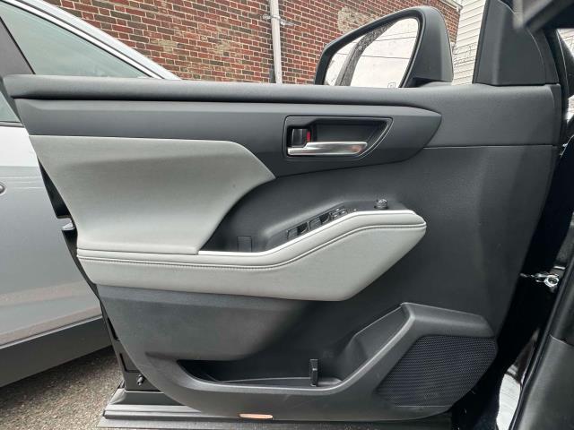 used 2024 Toyota Highlander car, priced at $44,997
