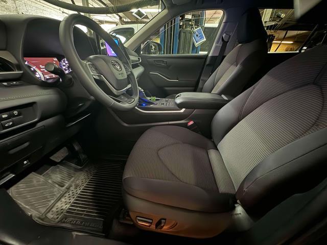 used 2023 Toyota Highlander car, priced at $39,997