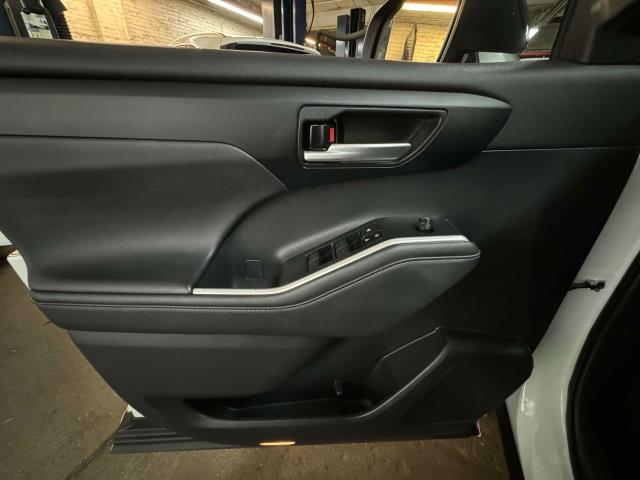 used 2023 Toyota Highlander car, priced at $42,997