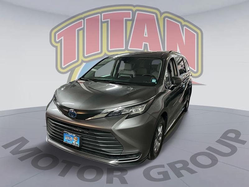 used 2022 Toyota Sienna car, priced at $37,980