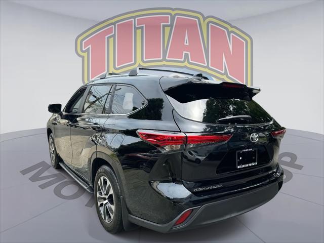 used 2023 Toyota Highlander car, priced at $42,997