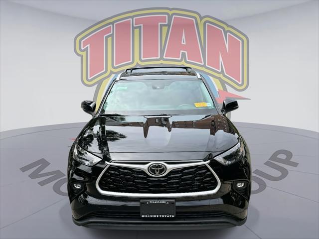 used 2023 Toyota Highlander car, priced at $42,997