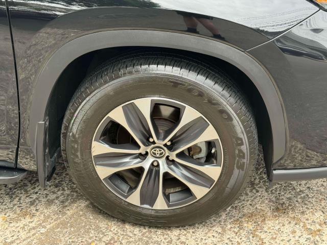used 2023 Toyota Highlander car, priced at $42,997