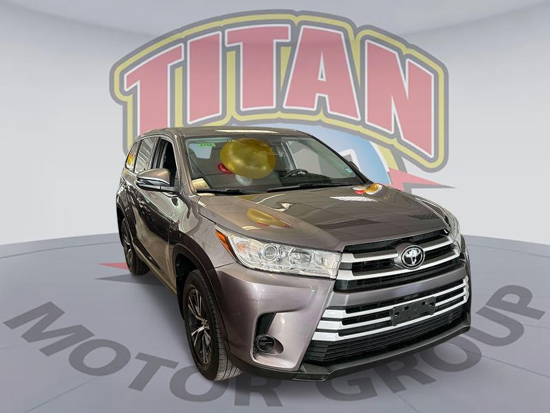 used 2019 Toyota Highlander car, priced at $27,997