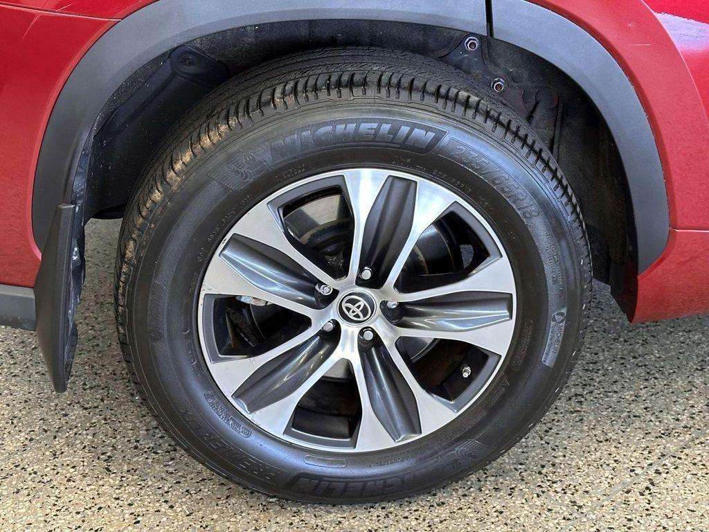 used 2022 Toyota Highlander car, priced at $39,397