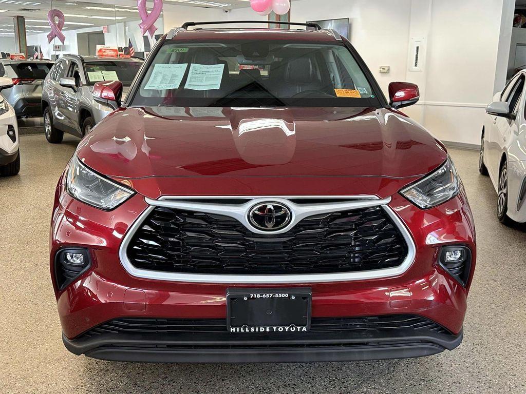 used 2022 Toyota Highlander car, priced at $39,397